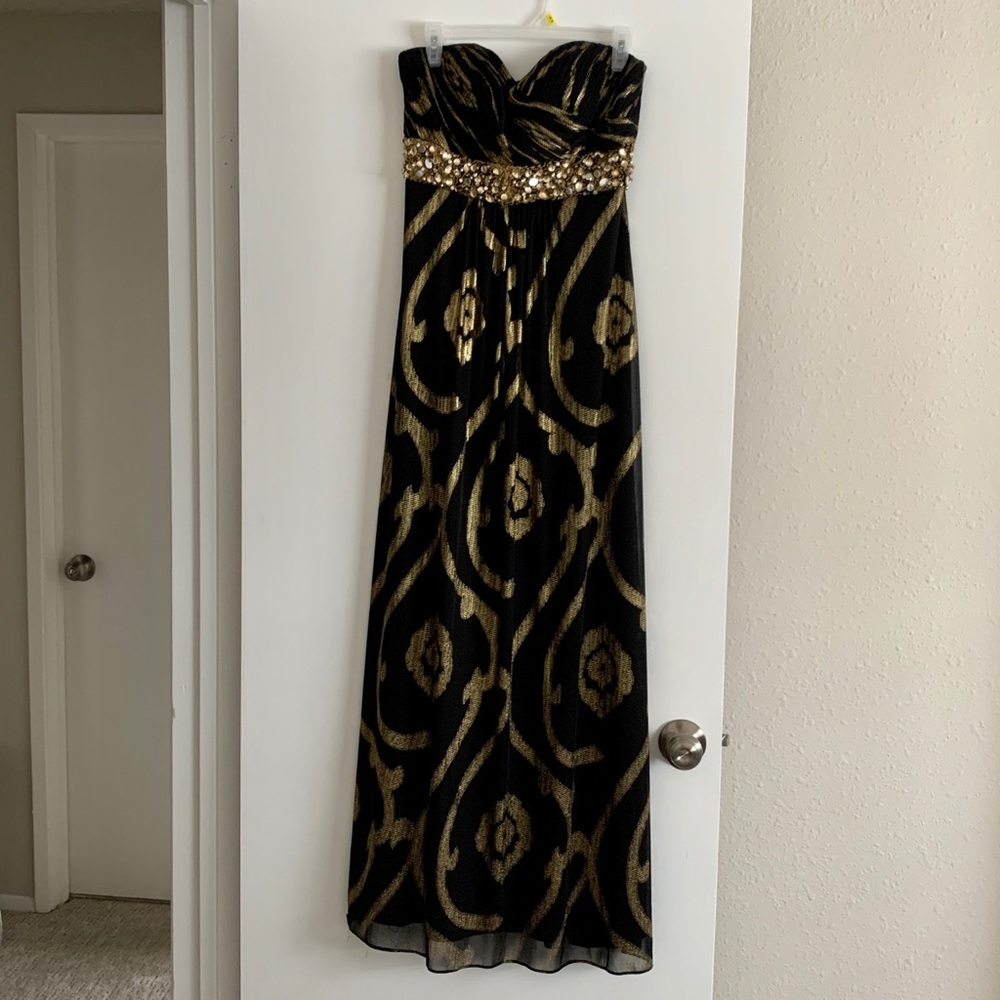 Betsy & Adam Black and Gold Beaded Abstract Long Floor-Length Strapless Gown